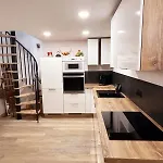 Atypical House For 5 People In Northern Paris